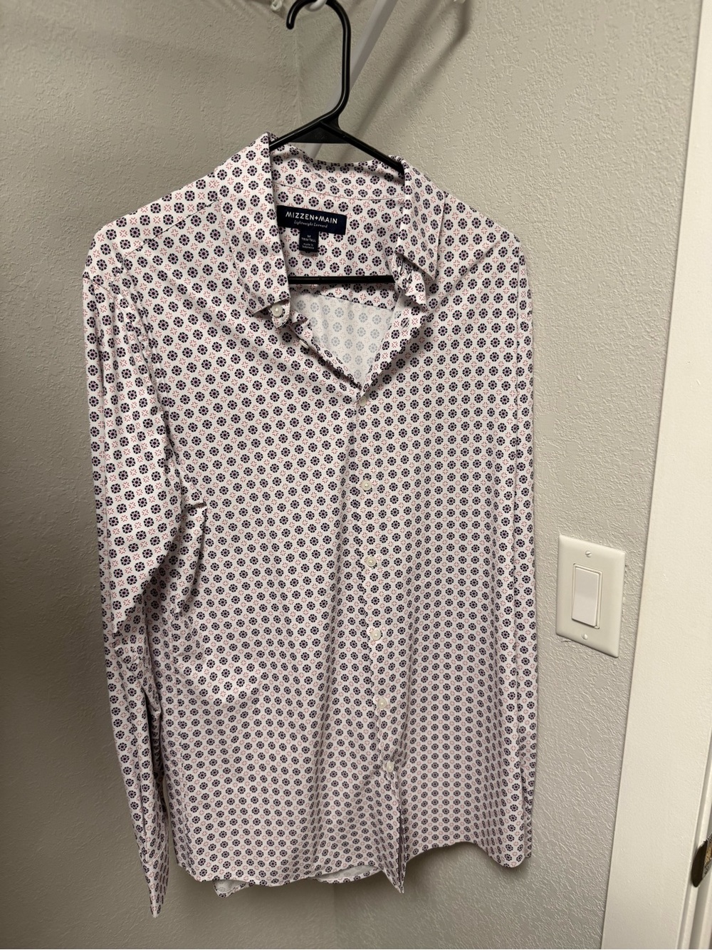 Mizzen+Main Men’s Lightweight Leeward Button-Up- NWOT- Medium Trim Tall